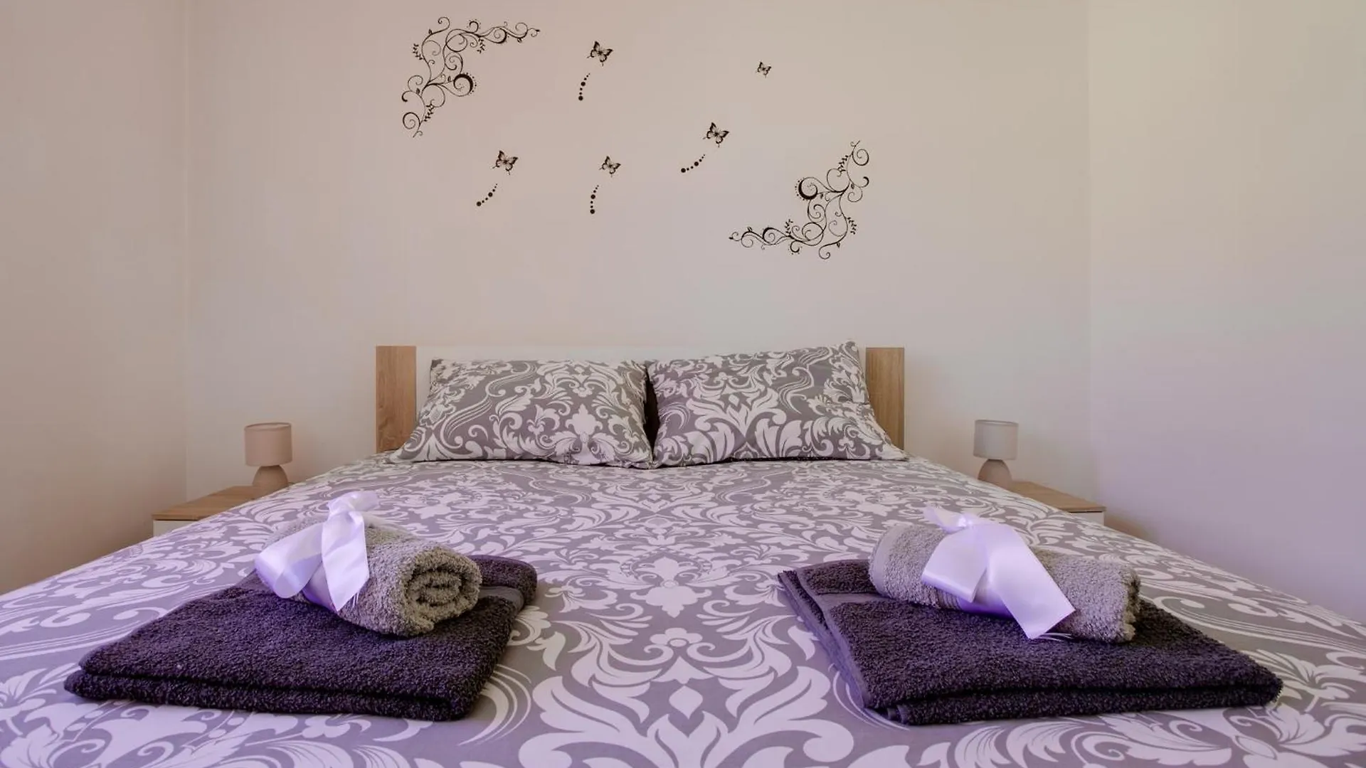 Apartments By The Sea Pula - 13502